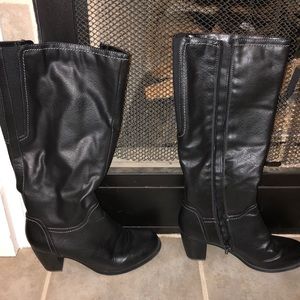 Black zip up boots EUC